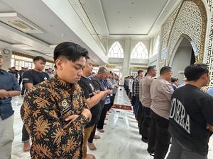 Polresta Sidoarjo Gelar Salat Gaib untuk Driver Ojol Affan