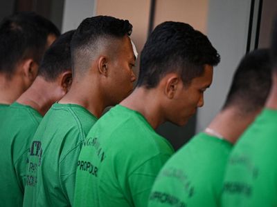 Tertunduk 7 Anggota Brimob yang Lindas Ojol hingga Tewas