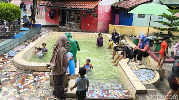 Potret Pemandian Air Panas Taman Rekreasi Sangkanurip Alami Kuningan