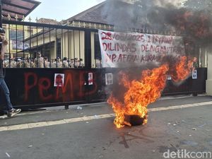 Sempat Bakar-bakar Ban, Massa Bela Ojol Diterima Polresta Bogor