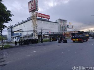 Simpatisan Terdakwa Kasus Makar Rusuh Lagi di Sorong, 3 Orang Ditangkap Simpatisan Terdakwa Kasus Makar Rusuh Lagi di Sorong, 3 Orang Ditangkap