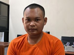 Tampang Aji yang Idap Oedipus Complex hingga Cabuli Emak-emak 5 Kali Tampang Aji yang Idap Oedipus Complex hingga Cabuli Emak-emak 5 Kali