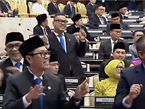 Uya Kuya Klarifikasi dan Minta Maaf Joget-joget di DPR Bikin Sakit Hati Rakyat