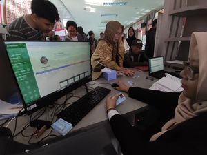 Dari Subuh ke Subuh Lagi, Layanan 80 Jam Temani Warga Kabupaten Bogor Dari Subuh ke Subuh Lagi, Layanan 80 Jam Temani Warga Kabupaten Bogor