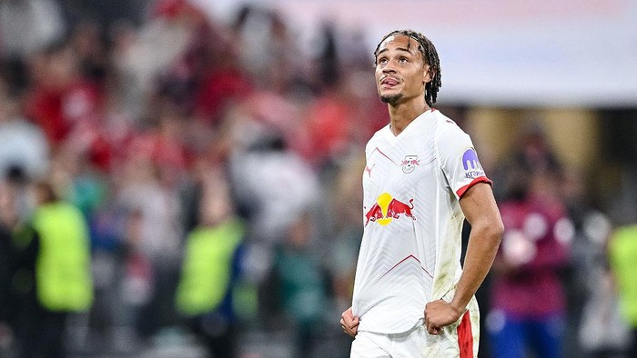 Munich, Germany - August 22: Xavi Simons of RB Leipzig looks dejected during the Bundesliga match between FC Bayern München and RB Leipzig at Allianz Arena on August 22, 2025 in Munich, Germany. (Photo by Harry Langer/DeFodi Images/DeFodi via Getty Images)