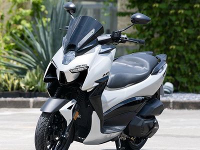 Lihat Lebih Dekat Skutik Zontes 150M yang Punya Tampang Mirip Alien