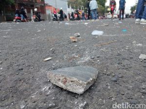 Yang Tersisa Usai Kerusuhan di Kota Cirebon Mereda Yang Tersisa Usai Kerusuhan di Kota Cirebon Mereda