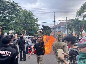 Aliansi Kalijaga Menggugat Demo di Simpang UIN Jogja
