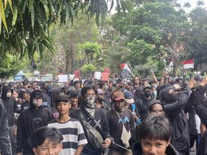 Demonstran Serbu Mapolda Bali Imbas Ojol di Jakarta Tewas Dilindas Polisi