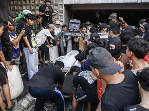 Surat Tanah, SKCK hingga Patung Iron Man Milik Sahroni Dijarah Warga Surat Tanah, SKCK hingga Patung Iron Man Milik Sahroni Dijarah Warga