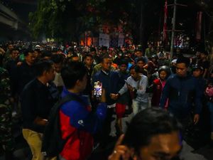 Gubernur Sulsel Temui Massa Demo di Makassar, Ajak Warga Jaga Kedamaian