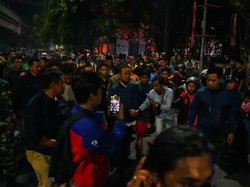 Gubernur Sulsel Temui Massa Demo di Makassar, Ajak Warga Jaga Kedamaian