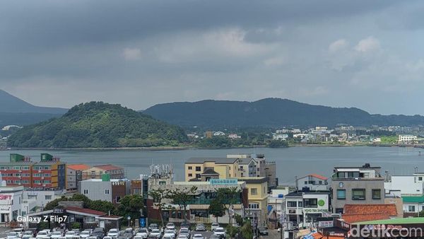 Menjelajah Pulau Jeju Bareng Galaxy Z Flip 7