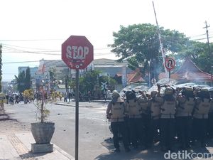 Curhat Pedagang di Cirebon, Merugi hingga Gemetaran gegara Kerusuhan Curhat Pedagang di Cirebon, Merugi hingga Gemetaran gegara Kerusuhan