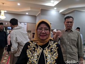 DPRD NTB Akan Bangun Tenda Darurat Setelah Gedung Dibakar Massa DPRD NTB Akan Bangun Tenda Darurat Setelah Gedung Dibakar Massa