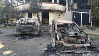 Potret Gedung DPRD Makassar hingga Mobil-mobil Ludes Dibakar Massa Aksi