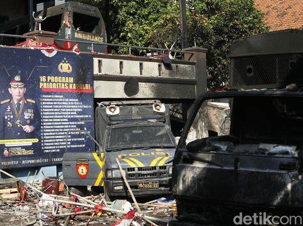 Kondisi Terkini Kantor Polres Jakarta Timur Usai Diamuk Massa