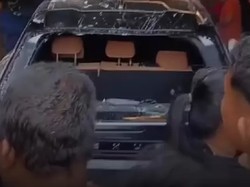 Deretan Mobil Mewah di Garasi Ahmad Sahroni yang Dirusak Massa