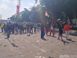 Ada Massa Bergerak Menuju Mako Brimob Kwitang, Tertahan Barikade