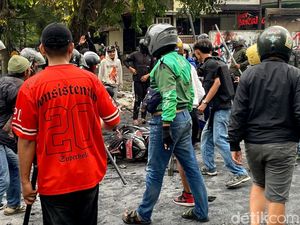 Ajakan Ikut Aksi hingga Disangka Intel Saat Demo Ricuh di Bandung Ajakan Ikut Aksi hingga Disangka Intel Saat Demo Ricuh di Bandung