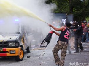 Satu Lagi Jurnalis Diintimidasi Saat Liput Demo di Bali Satu Lagi Jurnalis Diintimidasi Saat Liput Demo di Bali