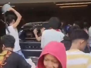 Mobil Lexus Ahmad Sahroni Dirusak Warga, Segini Harganya Mobil Lexus Ahmad Sahroni Dirusak Warga, Segini Harganya