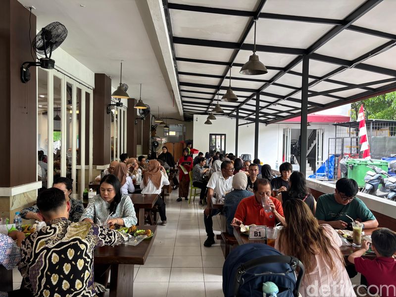 Nasi Tempong Indra Tebet