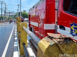 Pemkot Surabaya Bersih-Bersih Jalanan Setelah Demo 29 Agustus 2025 Pemkot Surabaya Bersih-Bersih Jalanan Setelah Demo 29 Agustus 2025