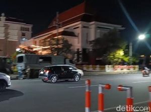 Situasi Terkini DPRD Jatim dan DPRD Surabaya Situasi Terkini DPRD Jatim dan DPRD Surabaya