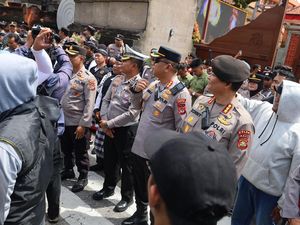 Ratusan Personel Polda Bali Dikerahkan Amankan Demo, Tak Ada Rantis di Jalan Ratusan Personel Polda Bali Dikerahkan Amankan Demo, Tak Ada Rantis di Jalan