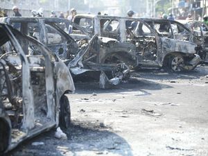 Bedakan Demonstran dan Perusuh Bedakan Demonstran dan Perusuh
