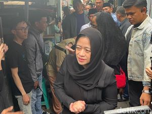 Puan Maharani Berikan Motor untuk Orang Tua Affan Kurniawan Puan Maharani Berikan Motor untuk Orang Tua Affan Kurniawan