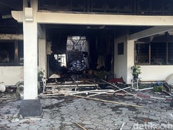 Gedung Setwan DPRD Solo Dibakar Massa, Dokumen Penting Hancur