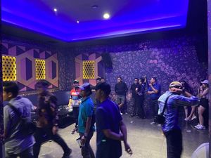 BNNP Gerebek Tempat Karaoke di Lampung, 11 Orang Diamankan BNNP Gerebek Tempat Karaoke di Lampung, 11 Orang Diamankan