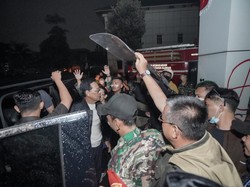Sultan HB X Temui Massa Demo di Polda DIY: Mari Sama-sama Pulang