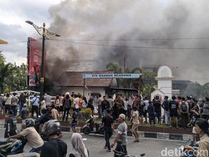 18 Orang Terluka Akibat Demo di Polda dan DPRD NTB, Termasuk Kalangan Siswa 18 Orang Terluka Akibat Demo di Polda dan DPRD NTB, Termasuk Kalangan Siswa