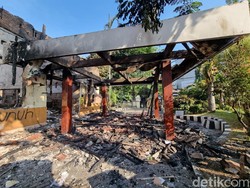 Video Kondisi Grahadi Surabaya-Polsek Tegalsari Usai Dibakar Massa