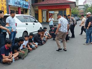 Polisi Amankan Belasan Remaja Diduga Terlibat Kerusuhan di Palembang Polisi Amankan Belasan Remaja Diduga Terlibat Kerusuhan di Palembang