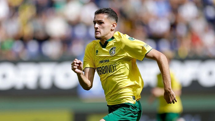 SITTARD, NETHERLANDS - AUGUST 31: Justin Hubner of Fortuna Sittard during the Dutch Eredivisie match between Fortuna Sittard v NEC Nijmegen at the Fortuna Sittard Stadium on August 31, 2025 in Sittard Netherlands (Photo by Marcel van Hoorn/Soccrates /Getty Images)