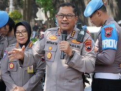 7 Orang Jadi Tersangka Usai Aksi Massa Ricuh di Polda Jateng
