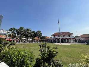 Sejarah Grahadi Cagar Budaya Kebanggaan Jatim yang Dibakar Perusuh Sejarah Grahadi Cagar Budaya Kebanggaan Jatim yang Dibakar Perusuh