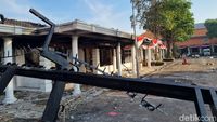 Kondisi Gedung Negara Grahadi Usai Dibakar Perusuh