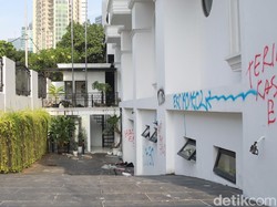 Sekuriti Sebut Massa Penjarah Rumah Eko Patrio Bukan Warga Sekitar