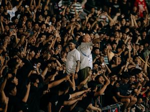 Johnny Jansen Rasakan Magis Dukungan Suporter Bali United Johnny Jansen Rasakan Magis Dukungan Suporter Bali United