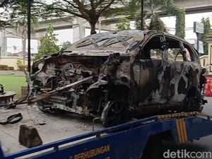 4 Kendaraan Terbakar dalam Kerusuhan di Pos Polisi Palembang, 2 Milik Warga 4 Kendaraan Terbakar dalam Kerusuhan di Pos Polisi Palembang, 2 Milik Warga