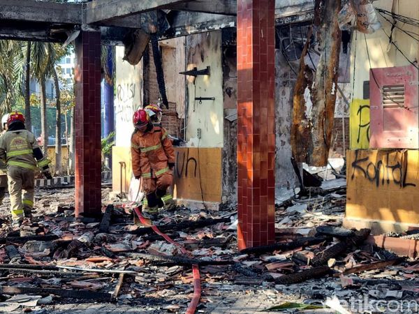 Potret Polsek Tegalsari Usai Dibakar Perusuh