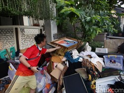 Sisa Isi Rumah Sri Mulyani Diangkut Truk Seusai Penjarahan