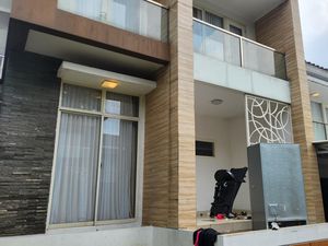 Rumah di Bintaro Dijarah Massa Tak Dikenal karena Dianggap Milik Nafa Urbach Rumah di Bintaro Dijarah Massa Tak Dikenal karena Dianggap Milik Nafa Urbach