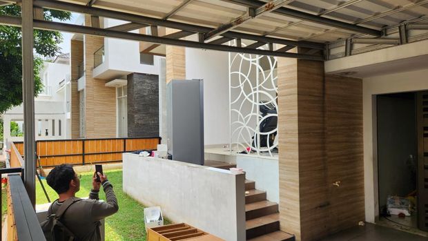Rumah di Bintaro yang dikira milik Nafa Urbach dijarah massa tak dikenal (Adrial/detikcom)