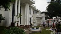 Rumah Mewah Uya Kuya Tinggal Sisa Kerusakan